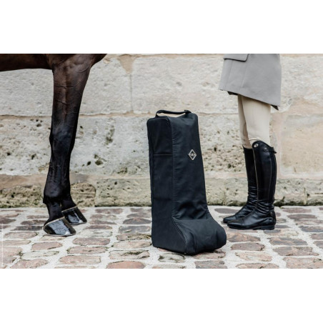 Laarzentas Chestnut Grooming Deluxe by Kentucky