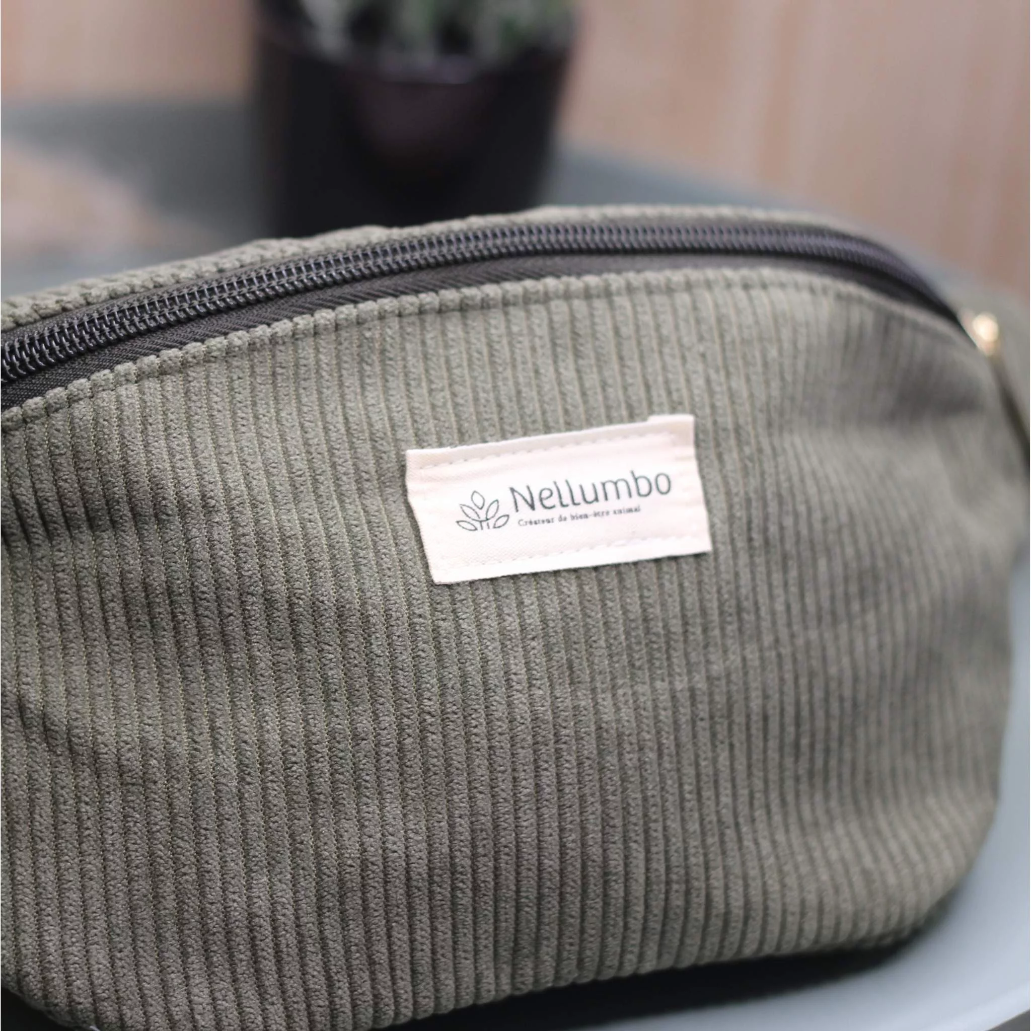 Fluwelen heuptasje Nellumbo