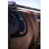 Essentiel Springzadelonderlegger GEM Equitation - Zwart / koraallogo