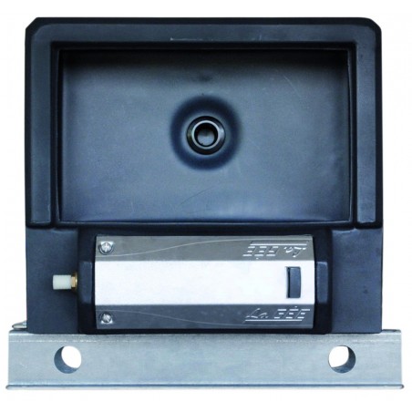 Polybac 25 M enkele drinkbak met binnenrand en bevestigingssteun La Gée