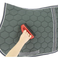Brosse en caoutchouc Hippotonic pour tapis