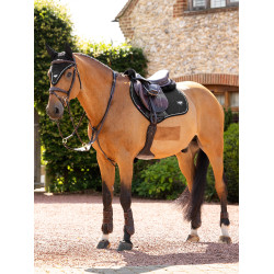 LeMieux Suede Power Close Contact Vierkant Zadeldek LeMieux Suede Power Close Contact Vierkant Zadeldek