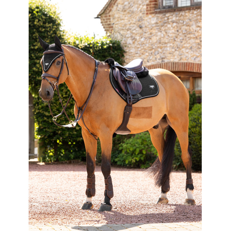 LeMieux Suede Power Close Contact Vierkant Zadeldek LeMieux Suede Power Close Contact Vierkant Zadeldek
