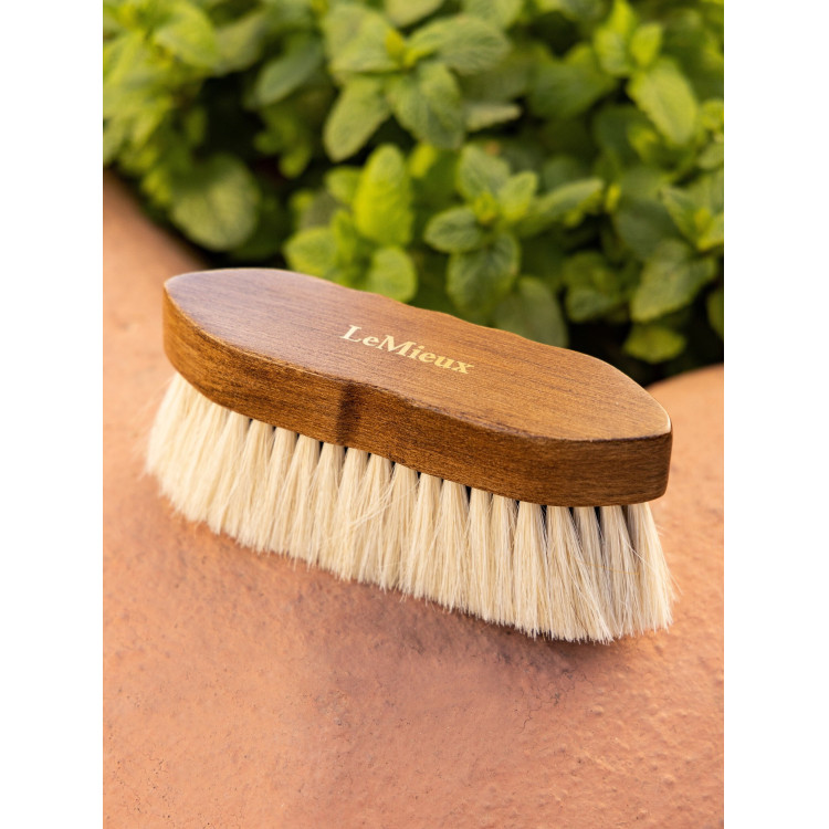 LeMieux Artisan zachte afwerkingsborstel LeMieux Artisan zachte afwerkingsborstel