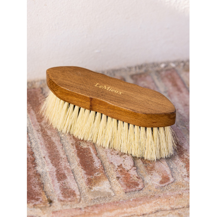 LeMieux Artisan zachte afwerkingsborstel LeMieux Artisan zachte afwerkingsborstel