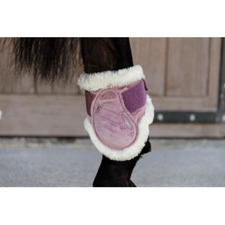 Jong paarden kogelbeschermer Velvet vegan schapenvacht Kentucky