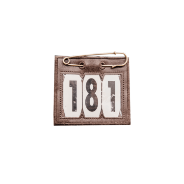 PVC Nummerhouder met veiligheidsspeld Kentucky Bruin PVC Nummerhouder met veiligheidsspeld Kentucky Bruin