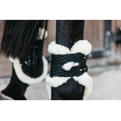 Elastische kogelbeschermer vegan schapenvacht Kentucky Zwart Elastische kogelbeschermer vegan schapenvacht Kentucky Zwart