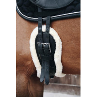 Korte anatomische singel schapenvacht Kentucky Zwart Korte anatomische singel schapenvacht Kentucky Zwart