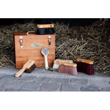 Poetskist Grooming Deluxe by Kentucky Poetskist Grooming Deluxe by Kentucky