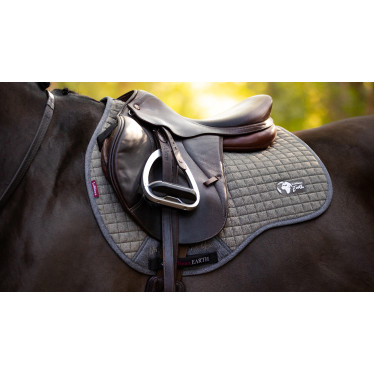 Tapis de selle LeMieux Earth GP Square Moss Tapis de selle LeMieux Earth GP Square Moss
