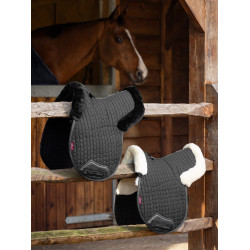 Hunter zadeldek LeMieux Merino+ half gevoerd Zwart / zwart Hunter zadeldek LeMieux Merino+ half gevoerd Zwart / zwart