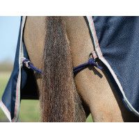 Weatherbeeta vierkant zadeldek met fleecevoering Essentiel Marineblauw / zilver / rood Weatherbeeta vierkant zadeldek met fleecevoering Essentiel Marineblauw / zilver / rood