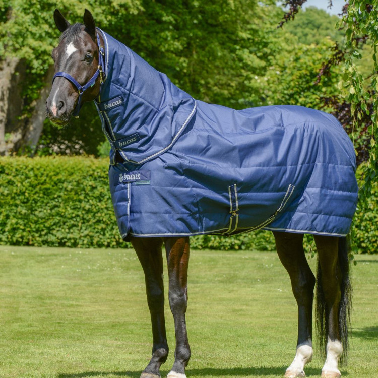 Staldeken Bucas Quilt 150g Stay-Dry met hals Staldeken Bucas Quilt 150g Stay-Dry met hals