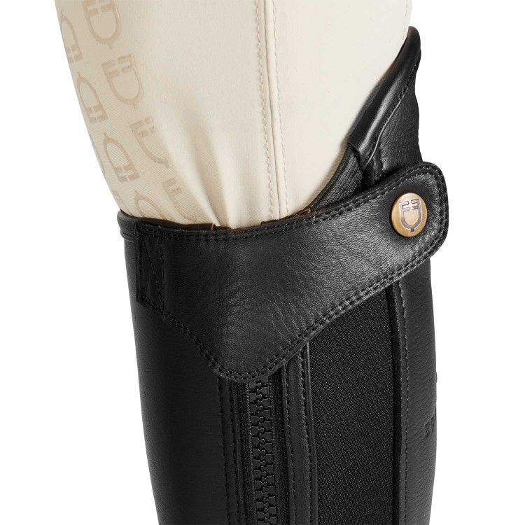 Uniseks mini-chaps van geperforeerd leer voor maximaal comfort Salisbury Equestro Uniseks mini-chaps van geperforeerd leer voor maximaal comfort Salisbury Equestro