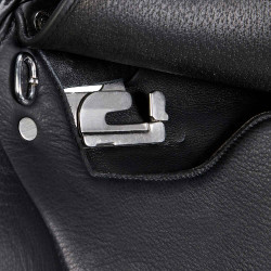 Dubbele leren springzadel Meredith Equestro Zwart