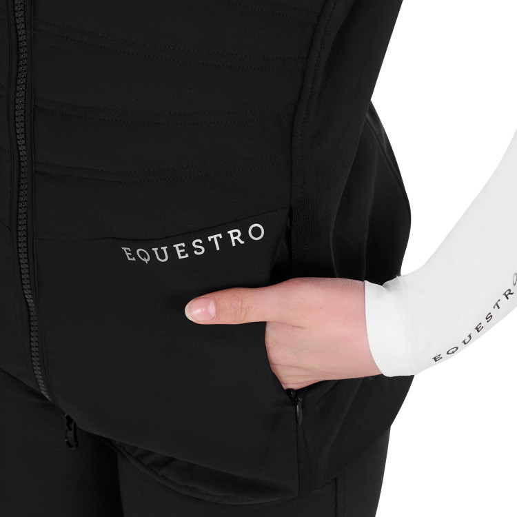 Mouwloos meisjesvest getailleerd in technische stof Equestro Mouwloos meisjesvest getailleerd in technische stof Equestro