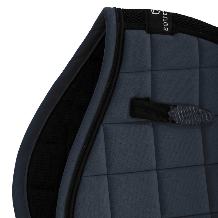 Zadeldek springen van ademende technische stof collectie Elegance Equestro Zadeldek springen van ademende technische stof collectie Elegance Equestro