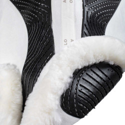 Springdeken Numnah met gelgrip aan beide zijden en volledige schapenvacht rand Acavallo Wit / zwart