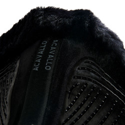 Springdeken Numnah met gelgrip aan beide zijden en volledige schapenvacht rand Acavallo Zwart / zwart