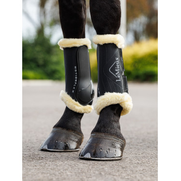 Dressuur beschermers schapenvacht LeMieux Motionflex Dressuur beschermers schapenvacht LeMieux Motionflex