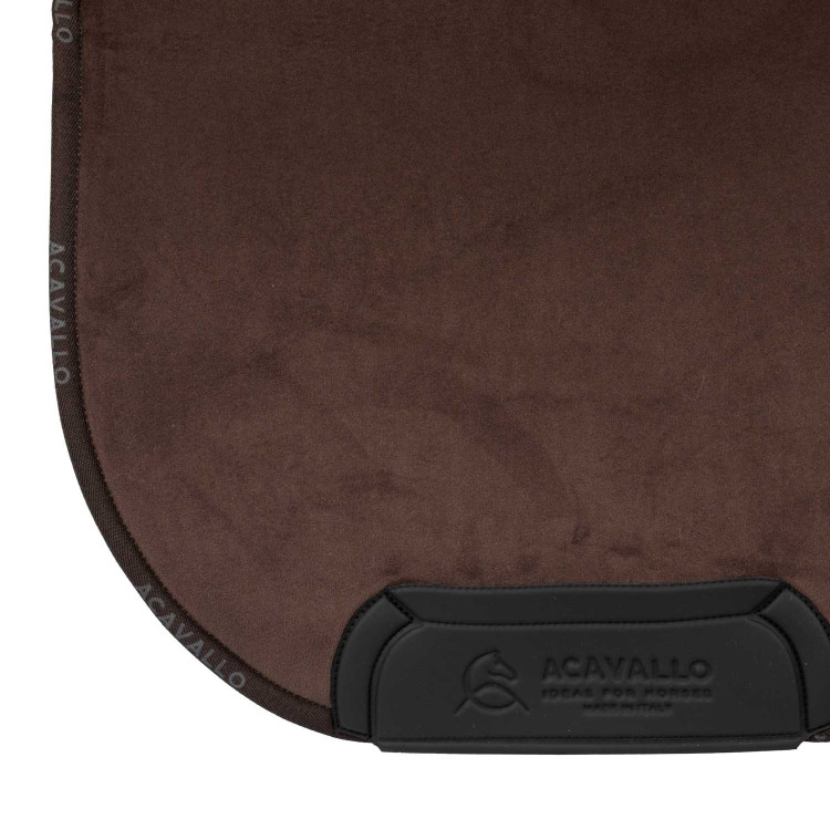 Zadeldek DS CW-3DS louvre gevormd met binnenkant van imitatieschapenvacht Acavallo Zadeldek DS CW-3DS louvre gevormd met binnenkant van imitatieschapenvacht Acavallo