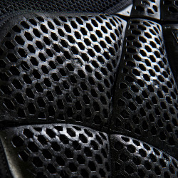 Tapis de selle WS CW-3DS en mousse à mémoire de forme avec grip en gel et espaceur 3D Acavallo Tapis de selle WS CW-3DS en mousse à mémoire de forme avec grip en gel et espaceur 3D Acavallo