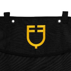 Korte stalafscheiding met geborduurd logo Equestro Zwart