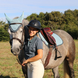 LeMieux Suede Close Contact Vierkant Zadeldek Gletsjer Blauw LeMieux Suede Close Contact Vierkant Zadeldek Gletsjer Blauw