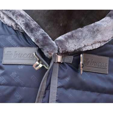 Staldeken Bucas Show-Line 150g SF Marine / grijs Staldeken Bucas Show-Line 150g SF Marine / grijs