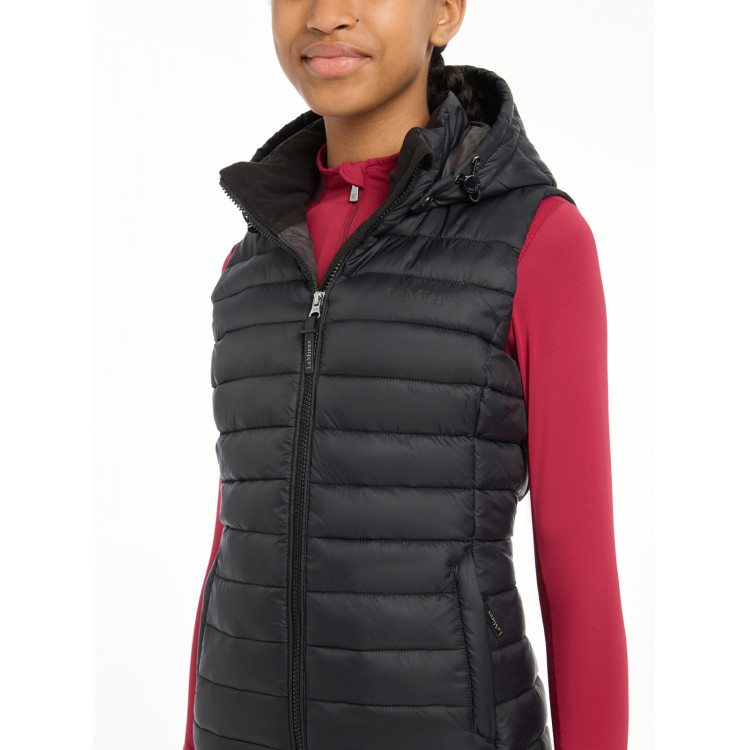 Mouwloze bodywarmer met capuchon LeMieux Milly Young Rider Mouwloze bodywarmer met capuchon LeMieux Milly Young Rider