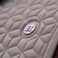 Zadeldekje HV Polo Essential Dressuur Donkerblauwe nevel Zadeldekje HV Polo Essential Dressuur Donkerblauwe nevel