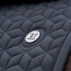 Zadeldek HV Polo Essential GP Zwart Zadeldek HV Polo Essential GP Zwart