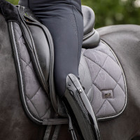 Tapis de selle dressage HV Polo Lauren Gris zinc Tapis de selle dressage HV Polo Lauren Gris zinc
