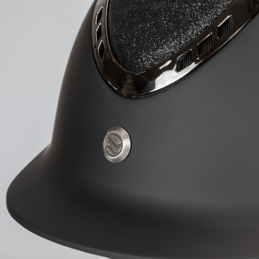 EQ3 Pardus Smooth Top helm met draaiknop Back on Track Zwart met glitters EQ3 Pardus Smooth Top helm met draaiknop Back on Track Zwart met glitters