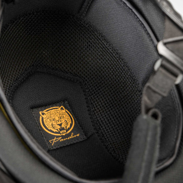 EQ3 Pardus Microvezel Helm met draaiknop Back on Track Zwart met glitters EQ3 Pardus Microvezel Helm met draaiknop Back on Track Zwart met glitters