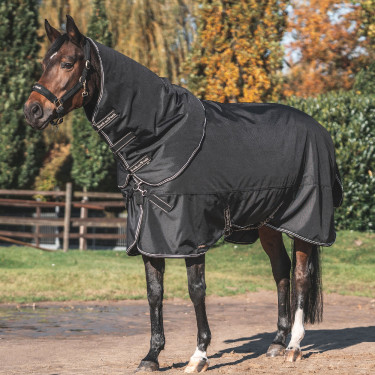 Back on Track Obsidian deken met hals Back on Track Obsidian deken met hals