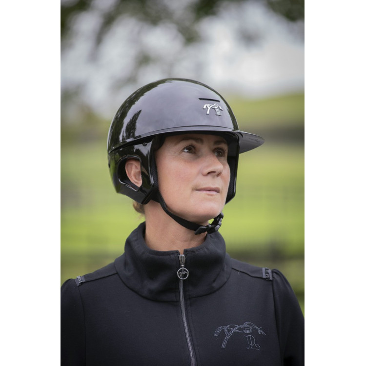 Pénélope matte helm met lange klep Pénélope matte helm met lange klep