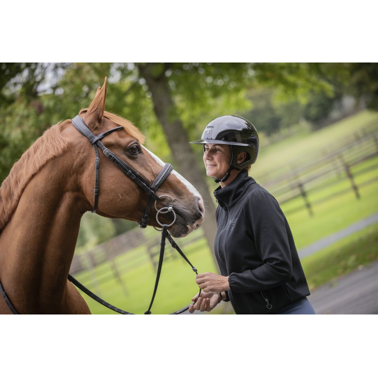 Pénélope matte helm met lange klep Pénélope matte helm met lange klep