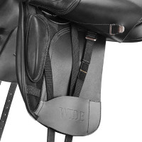 Bates Wide dressuurzadel leer Heritage Zwart Bates Wide dressuurzadel leer Heritage Zwart