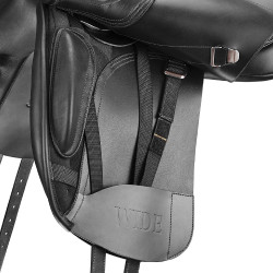 Bates Wide dressuurzadel leer Heritage Zwart Bates Wide dressuurzadel leer Heritage Zwart