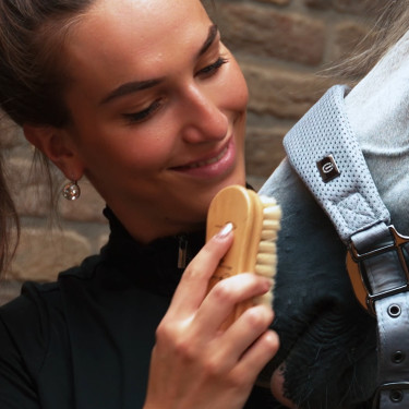 Imperial Riding Natural HV Polo hoofdborstel Natuurlijk Bruin