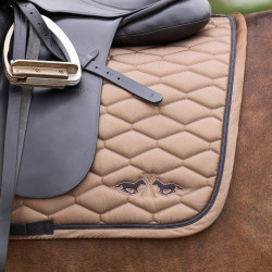 HV Polo Joan dressuur zadeldek Stro Bruin