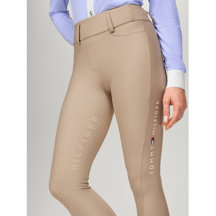 Tommy Hilfiger Equestrian Highland Hybrid damesrijbroek met full grip Tommy Hilfiger Equestrian Highland Hybrid damesrijbroek met full grip