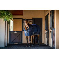 Horseware Rhino staldeken 100g Zwart / titaniumgrijs / klassiek blauw Horseware Rhino staldeken 100g Zwart / titaniumgrijs / klassiek blauw