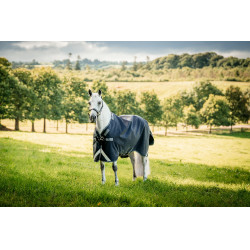 Horseware Rambo 1680D Turnout 450g VL deken Marine / onweer / zilvergrijs Marineblauw Horseware Rambo 1680D Turnout 450g VL deken Marine / onweer / zilvergrijs Marineblauw