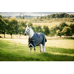 Horseware Rambo 1680D Turnout 450g VL deken Marine / onweer / zilvergrijs Marineblauw Horseware Rambo 1680D Turnout 450g VL deken Marine / onweer / zilvergrijs Marineblauw