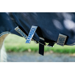 Horseware Rambo 1680D Turnout 450g VL deken Marine / onweer / zilvergrijs Marineblauw Horseware Rambo 1680D Turnout 450g VL deken Marine / onweer / zilvergrijs Marineblauw