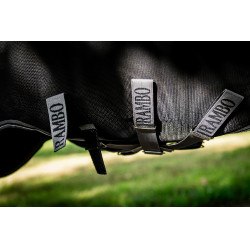Horseware Rambo 1680D Turnout 450g VL deken Zwart / storm / zilvergrijs Horseware Rambo 1680D Turnout 450g VL deken Zwart / storm / zilvergrijs
