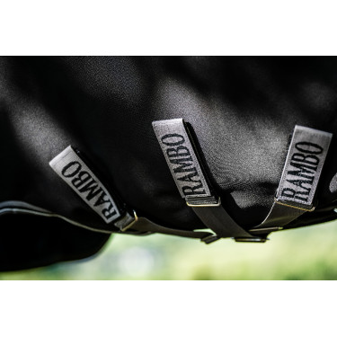 Horseware Rambo 1680D Turnout 450g VL deken Zwart / storm / zilvergrijs Horseware Rambo 1680D Turnout 450g VL deken Zwart / storm / zilvergrijs